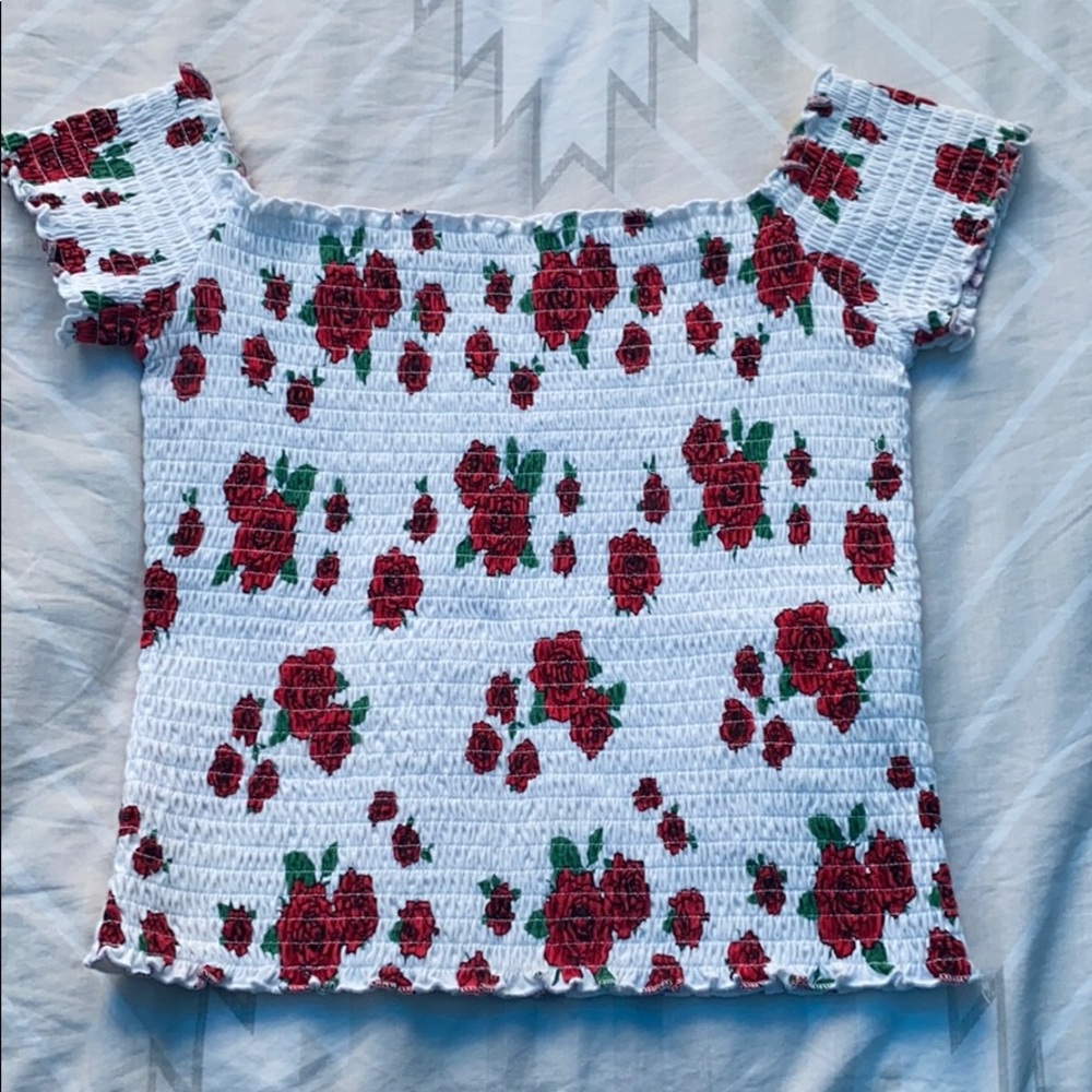 cold shoulder crop top